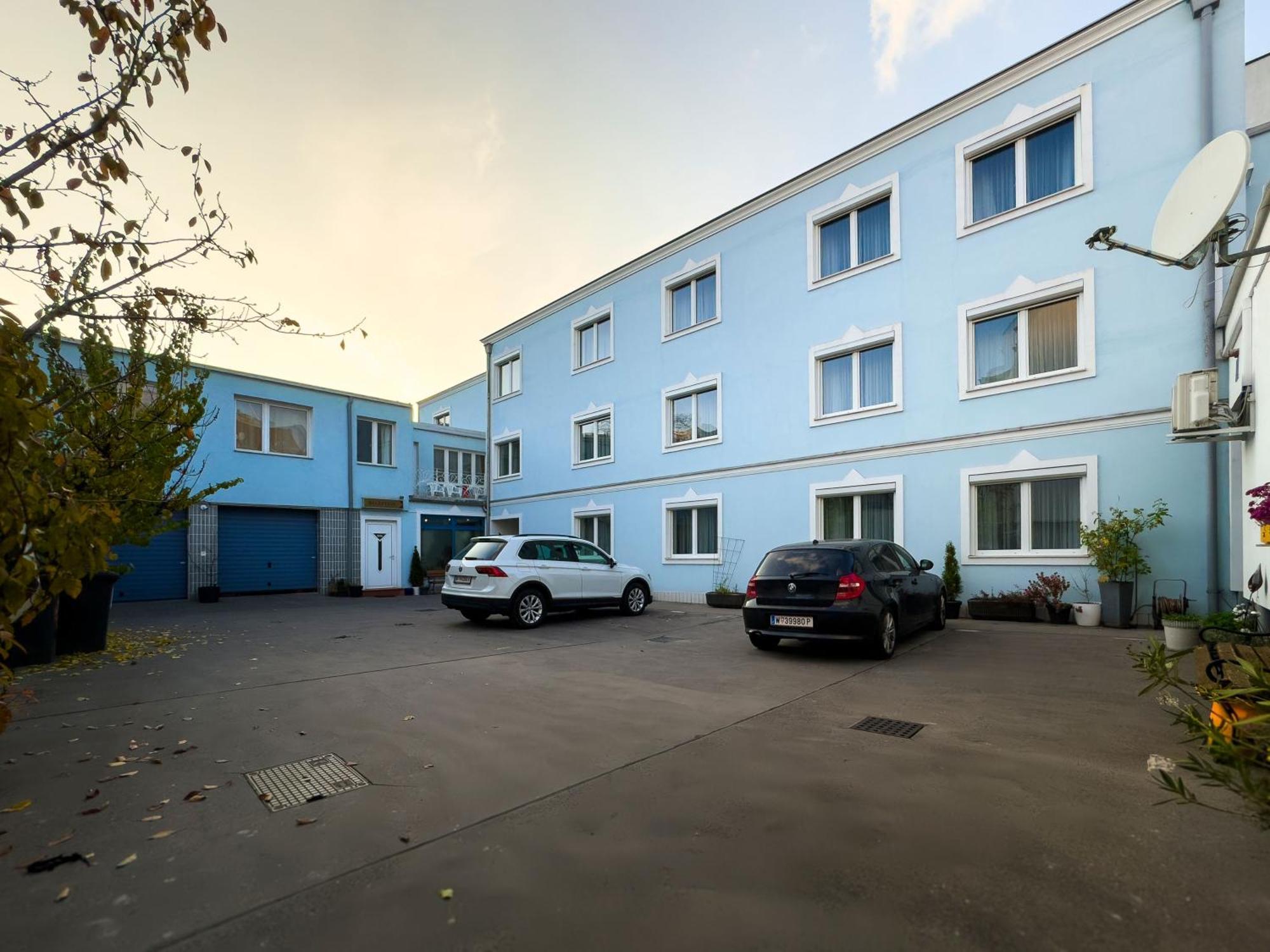 Pension Erlaa Vienna Exterior photo