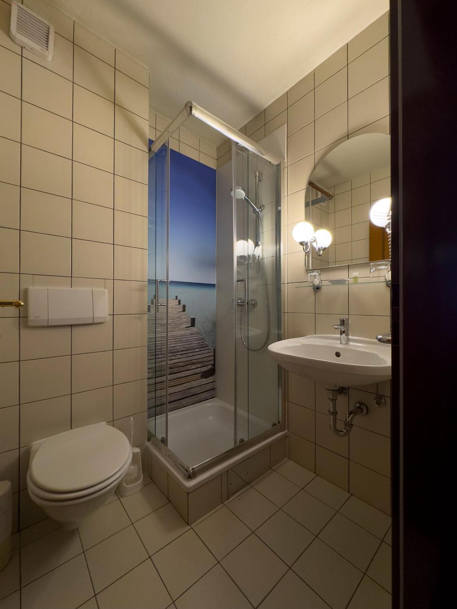 Pension Erlaa Vienna Exterior photo