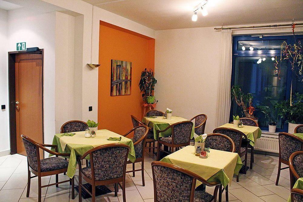 Pension Erlaa Vienna Exterior photo